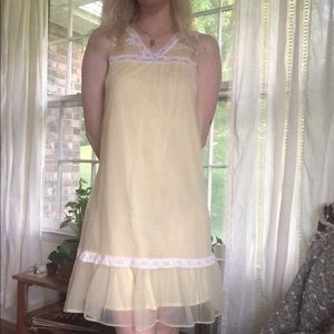 Pale Yellow Vintage 50s Nightgown
